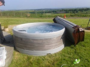 Quatrospa hot tub